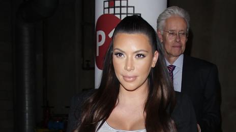 Playboy иска Кардашян гола след раждането