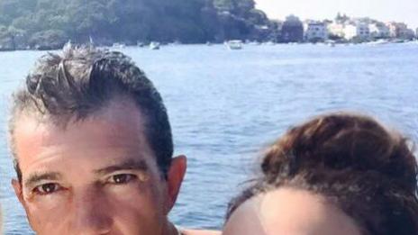 Дарина Павлова плажува с Антонио Бандерас