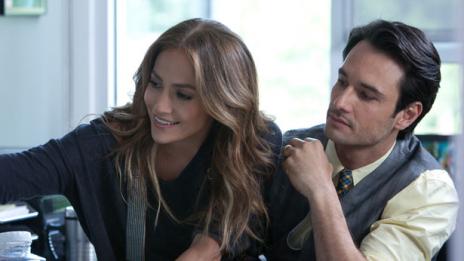 Джей Ло мисли за осиновяване