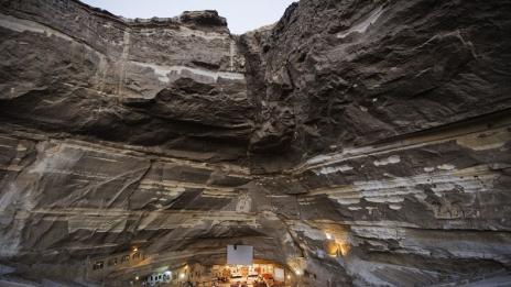 Градът на боклуците и неговата света обител