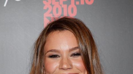 Потенциалните похитители на Джос Стоун отиват на съд