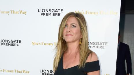 Дженифър Анистън показа халката си с диаманти