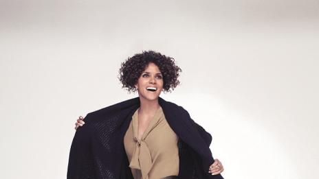 Хали Бери предлага стил и комфорт с нова колекция обувки