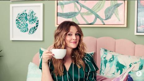 Дрю Баримор прави коремни плочки с електромагнити