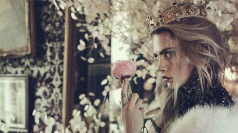 Момичето с много лица