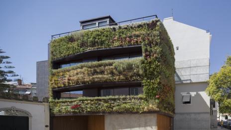 Уникална зелена къща в Лисабон