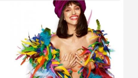 Ирина Шейк като райска птица