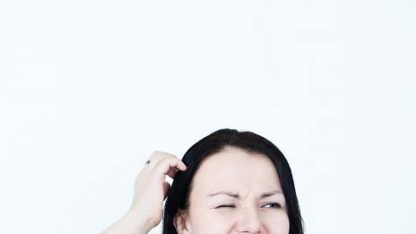 Чесането е заразно