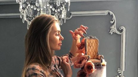 Сладкарка с торти като произведения на изкуството