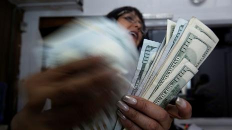 Жените – по-щедри от мъжете. Поне в офиса