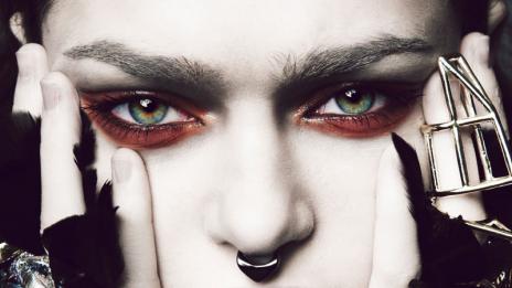 Тъмни страсти пред обектива