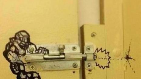 Улично изкуство: Творчество в обществените тоалетни