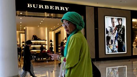 Скандал в Седмицата на модата в Лондон: Суитшърт окуражавал самоубийството