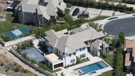 Кейти Холмс напуска Ню Йорк и се връща в Лос Анджелис