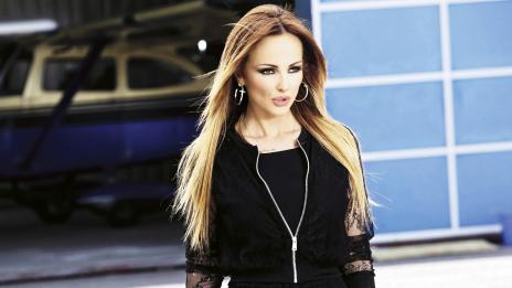 Глория намекна, че е влюбена