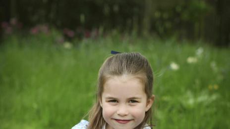 Принцеса Шарлот - на 4 години. Мама Кейт публикува нови снимки