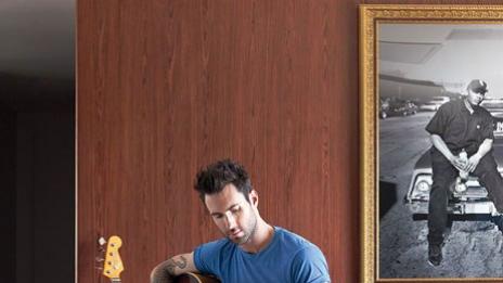 Адам Лавин отваря вратите на дома си в Холивуд Хилс