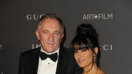 Салма Хайек разходи обеци за 1 милион долара