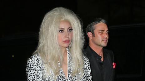 Тейлър Кини за Лейди Гага: Връзката ни просто работи