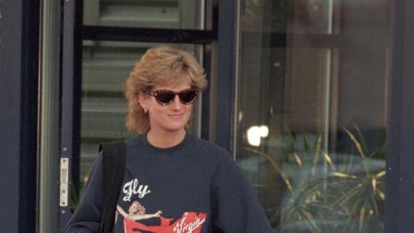 Пуснаха на търг суитшърт, носен от принцеса Даяна