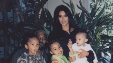 В очакване на бебето: Ким Кардашян търси хубаво име