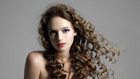 Къдрава коса: Забавен поглед над проблемите