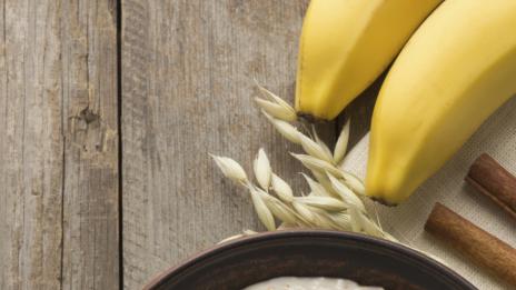 Почистващ скраб за лице с овес