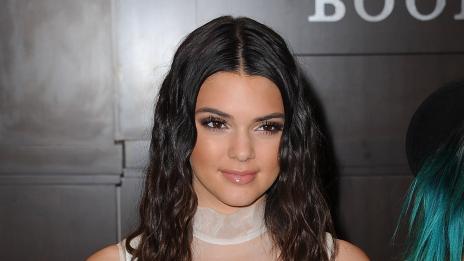 Кендъл Дженър си хвана гадже – баскетболна звезда