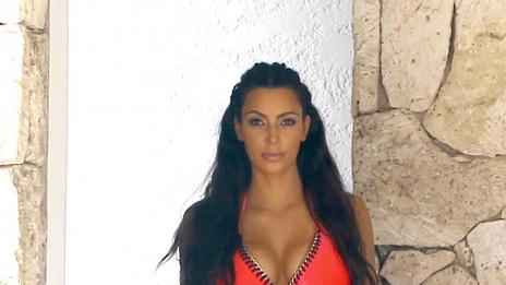 Кардашян пече дупе в Доминикана