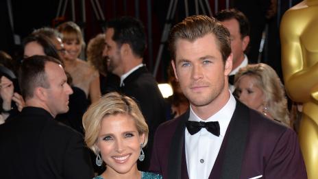 „Модна полиция“ оплю роклята на жената на Тор