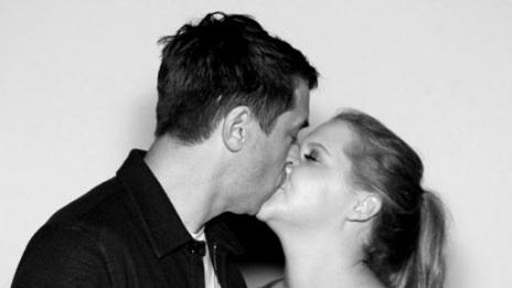 Набързо: Пищната Ейми Шумър се омъжи за Крис Фишър