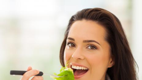 Хранете се бавно, за да отслабнете