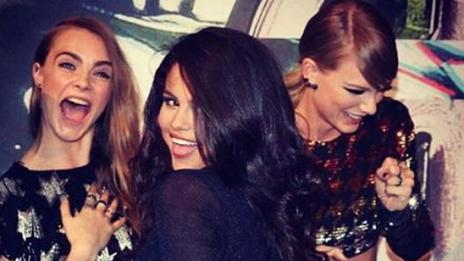 Тейлър Суифт едва се спаси от атака на фен