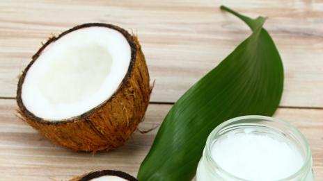 Кокосовото масло е по-добро за зъбите от пастата