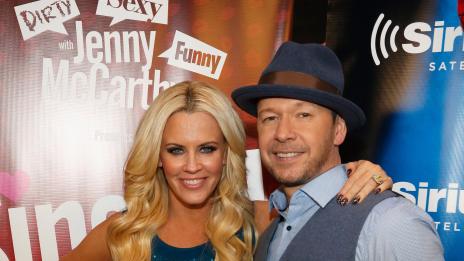 Джени Маккарти посвети татуировка на мъжа си Дони Уолбърг