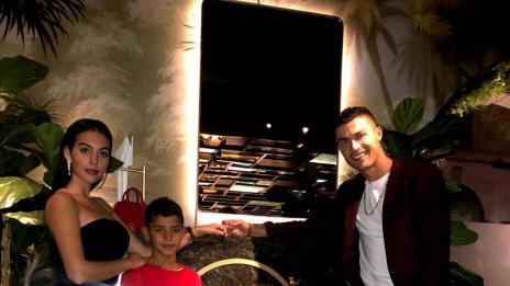 Горчиво: Роналдо и Джорджина се сгодиха?