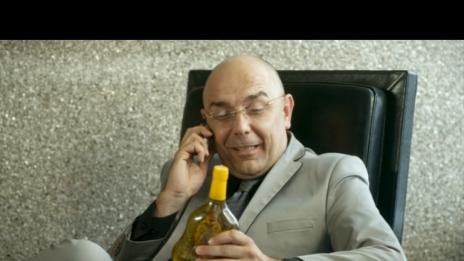 Милото шокиран от новия собственик на бара на Роки