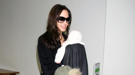 Анджелина Джоли говори с децата си само на френски