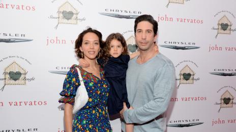 Дейвид Шуимър показа дъщеря си за първи път