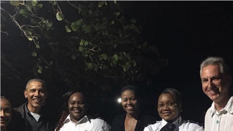 След Белия дом, семейство Обама отмаря на Карибите