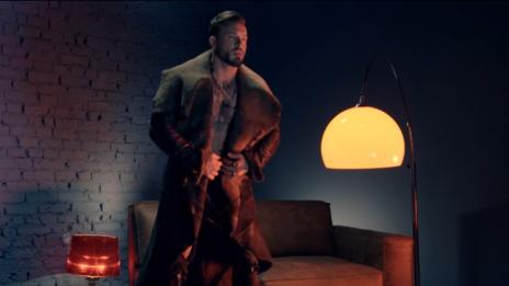 Бедствие на седмицата: Митака от „София – ден и нощ“ вече и певец