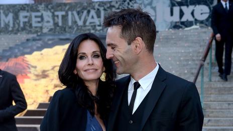 Кортни Кокс отрече да е сгодена