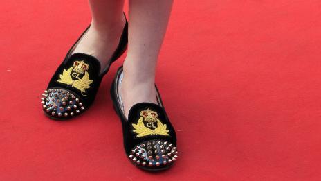 Самотните хора носят смотани обувки