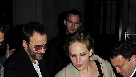 Дженифър Лорънс предизвика слухове, че се е сгодила