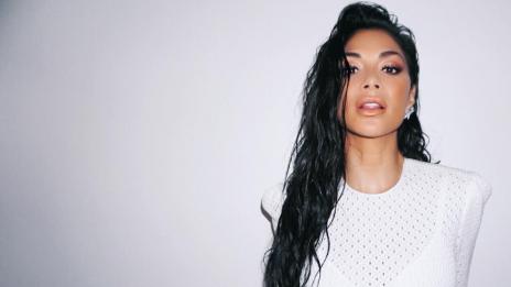 Никол акостира при Гришо в Дубай