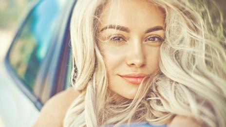 За блондинки: Мисия целунати от слънцето коси