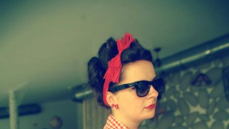 Откритие на деня: червената карирана риза