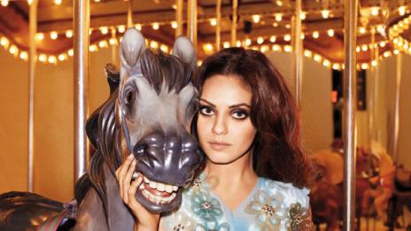 Мила Кунис отрича да има голи снимки