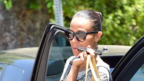 Зое Салдана бременна в първия триместър