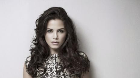 Г-жа Тейтъм събира погледите със своя стил и сексапил